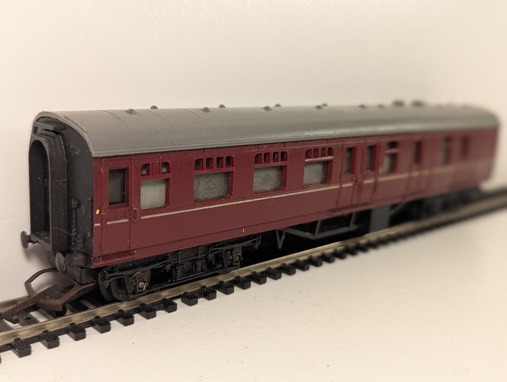 Tri-ang OO Gauge BR Maroon 3rd Class Brake Coach