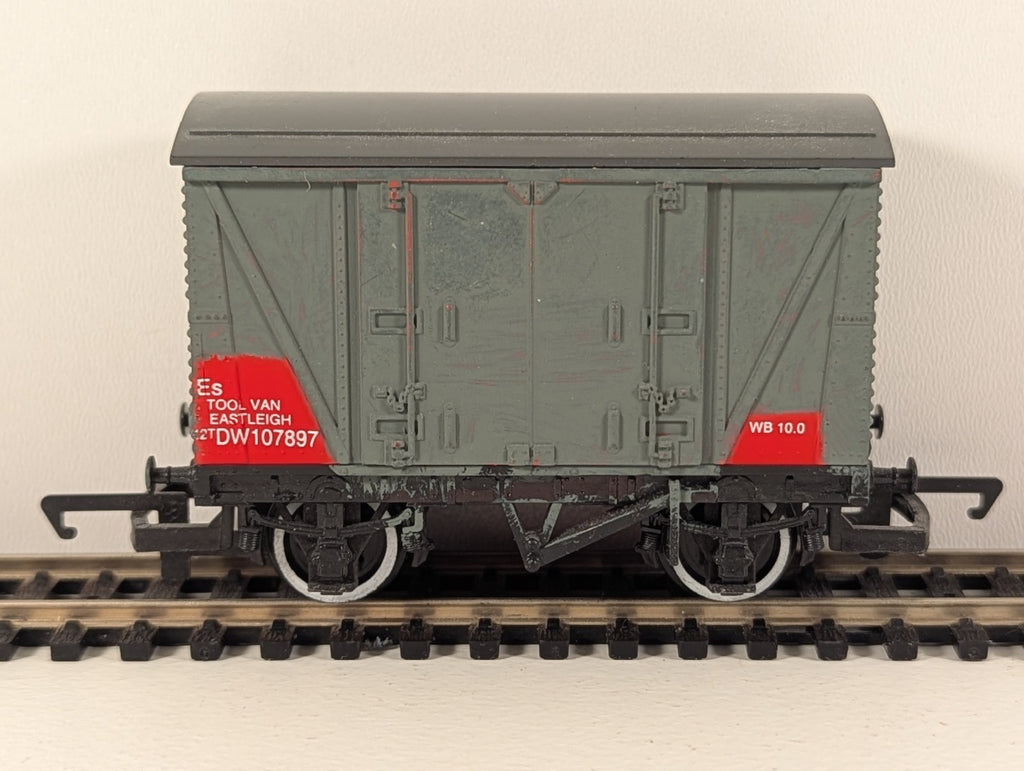 Hornby OO Gauge Eastleigh Tool Van No. DW107897 – Repainted