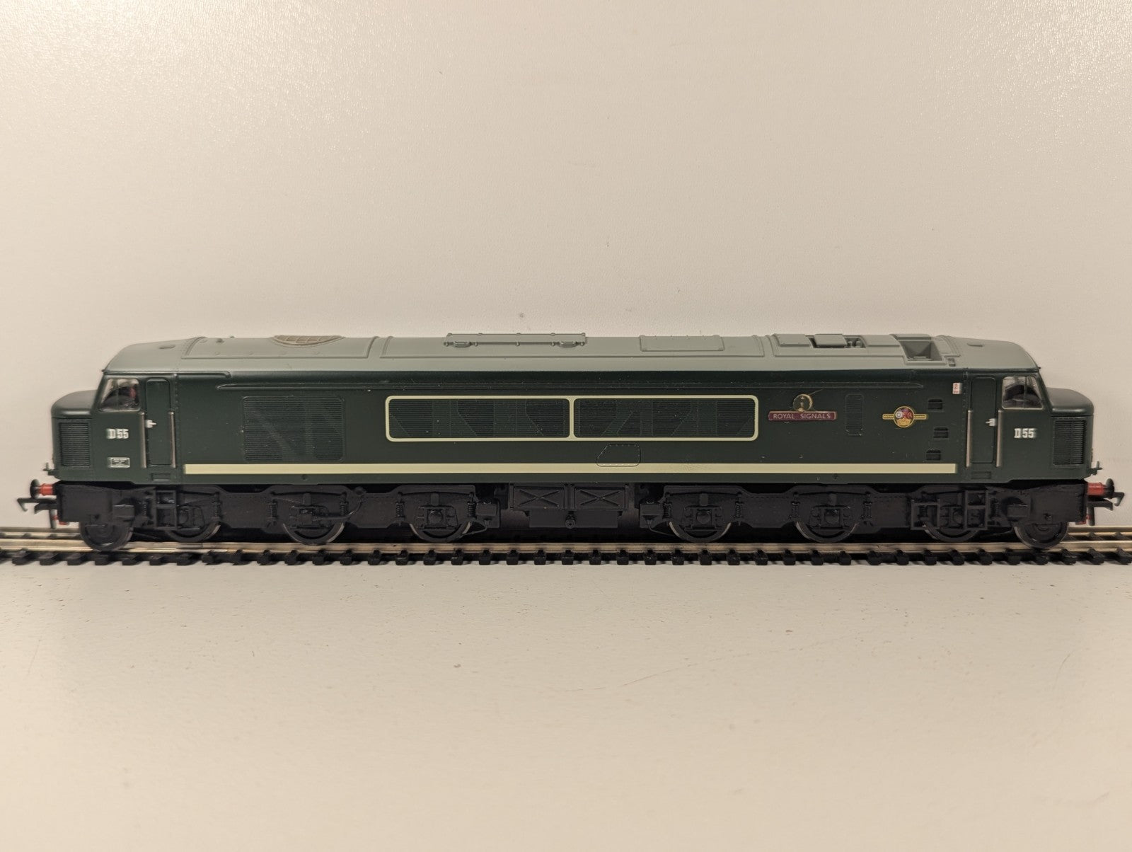 Bachmann Branchline 32-678DS Class 45 Diesel D55 'Royal Signals'  With DCC Sound