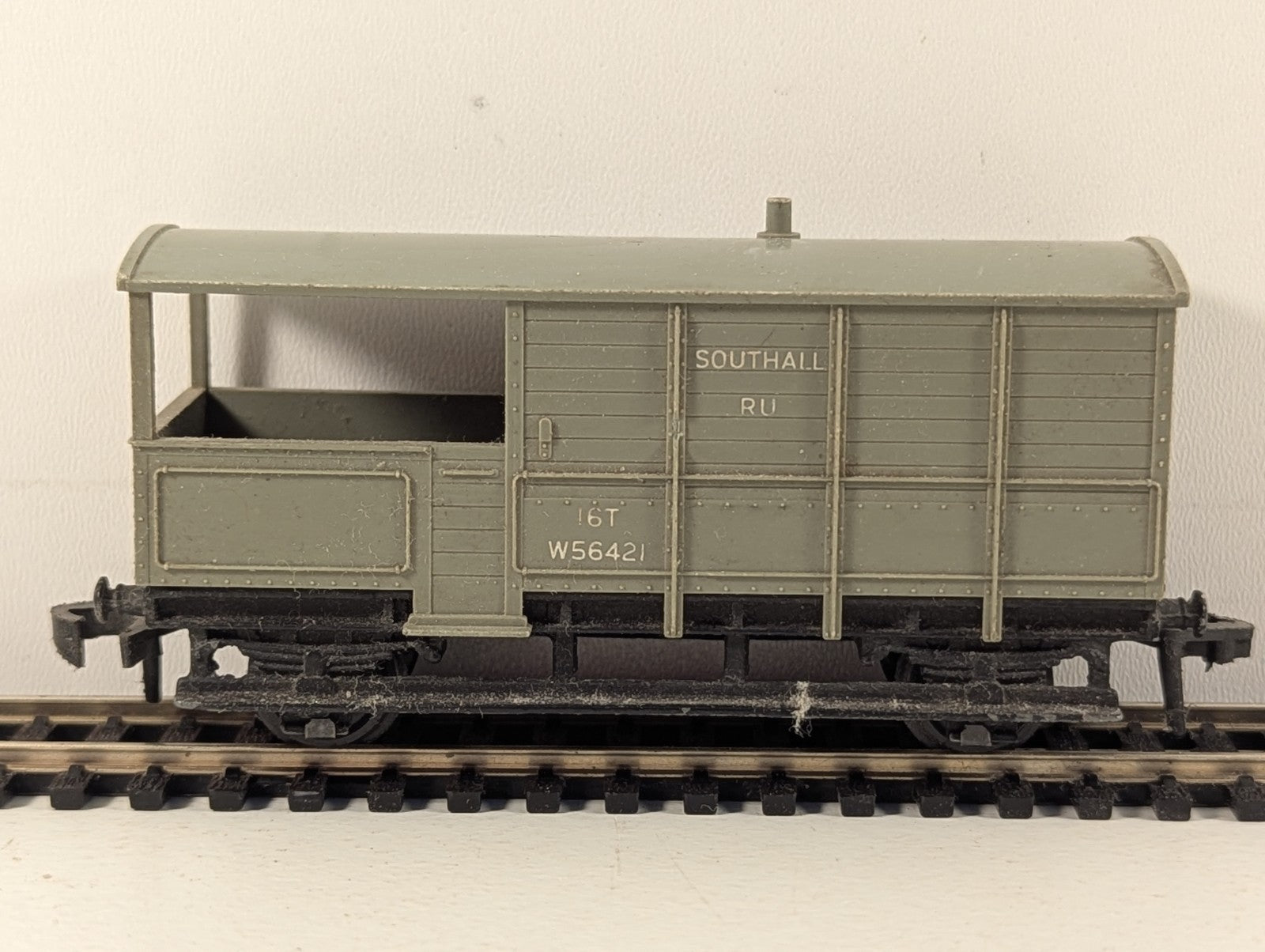 Hornby Dublo 4312 Southall RU 16 Ton Goods Brake Van OO Gauge