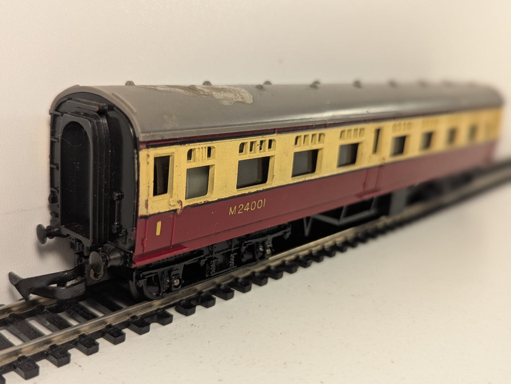 Tri-ang R29 OO Gauge Maroon & Cream Composite Brake Coach