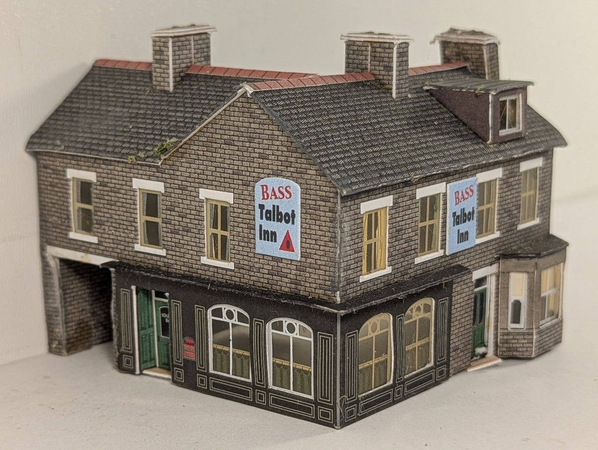Superquick N Gauge The Talbot Inn Corner Pub Building B24