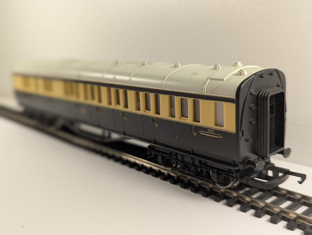 Hornby OO Gauge GWR 57ft Brake Third Coach Passenger Coach 4913
