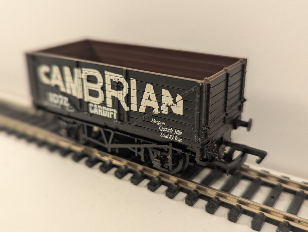 Mainline OO Gauge Cambrian Cardiff 7 Plank Coal Wagon