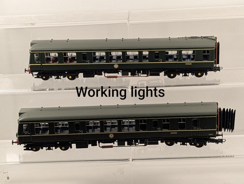 Bachmann OO 32-900A 108 2-Car DMU Diesel Multiple Unit M51928 & M52043