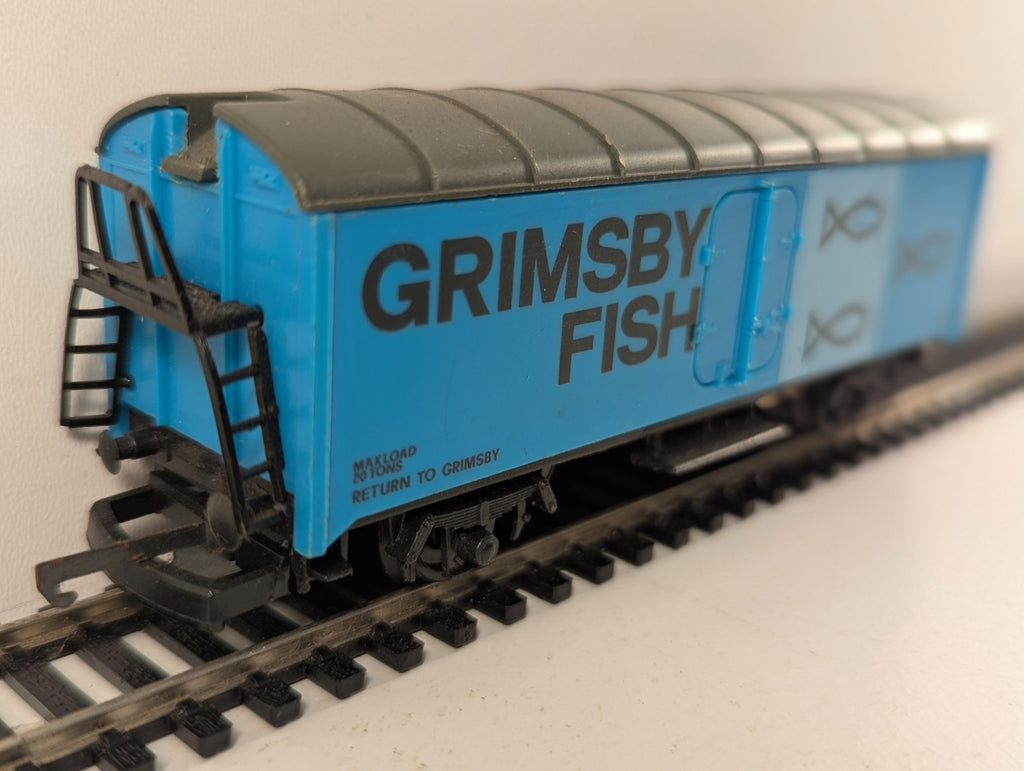 Lima Grimsby Fish Van Blue OO Gauge
