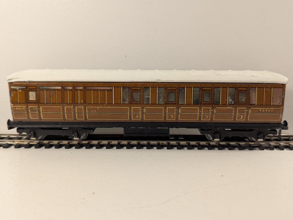 Hornby Dublo OO Gauge LNER Brake Third Coach Passenger Coach 45402