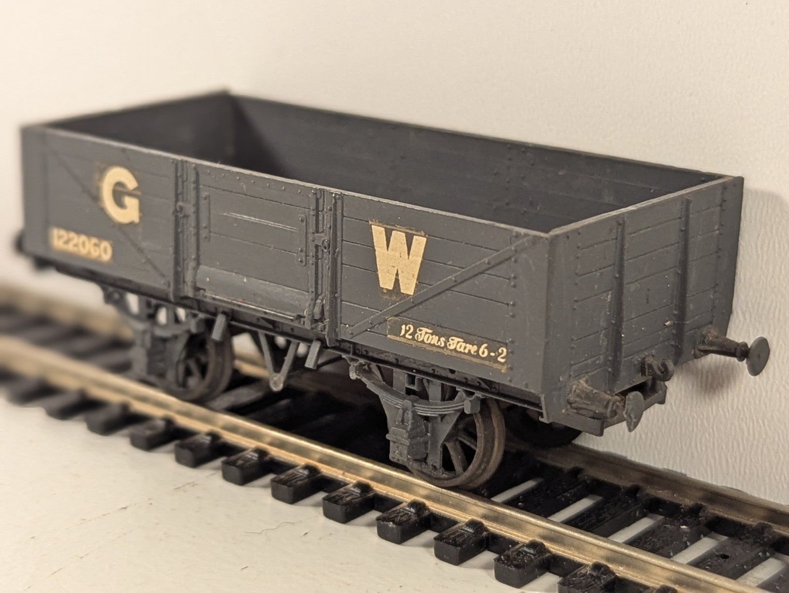 Peco OO Gauge GWR 5 Plank Open Wagon – Built Kit and missing 2 buffers
