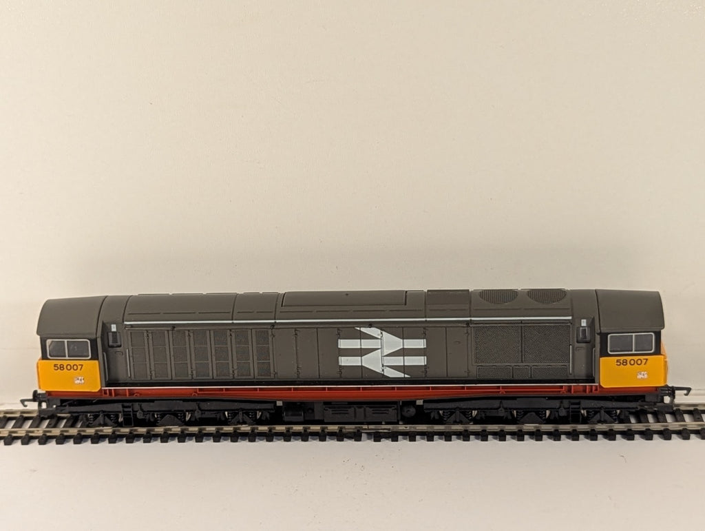 Hornby R250 Class 58 No. 58007 BR Railfreight Red Stripe - Boxed