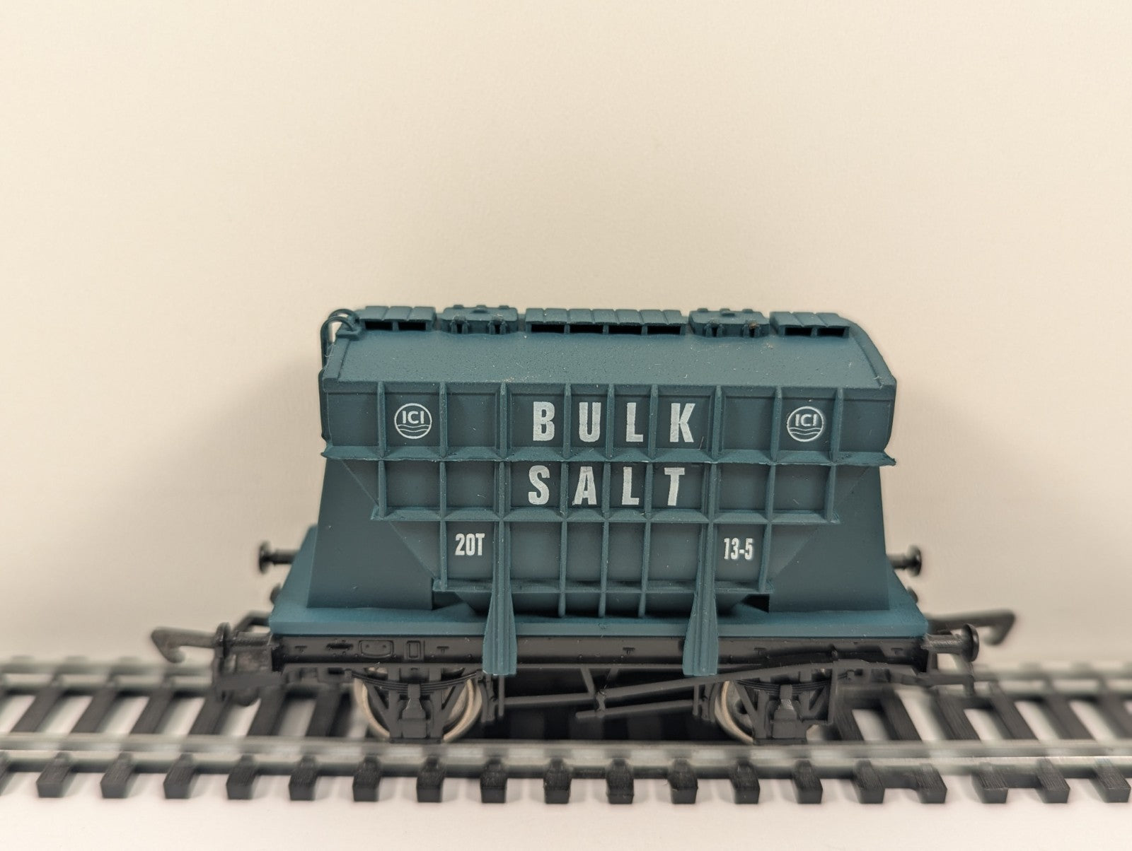 Dapol OO ICI Bulk Salt Presflo Wagon Blue