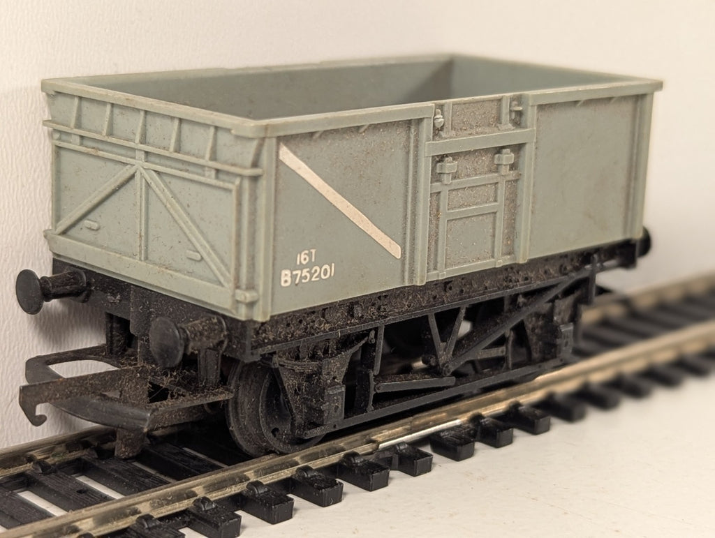 Tri-ang R243 OO Gauge Grey Mineral Wagon