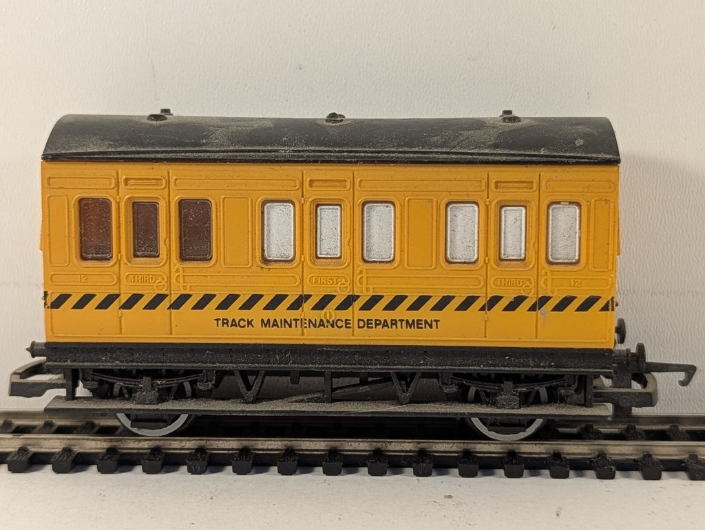 Hornby OO Gauge Track Maintenance Department 4-Wheel Coach Passenger Coach C1