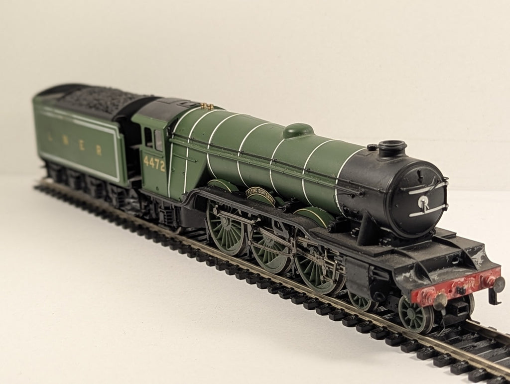 Hornby OO Gauge Flying Scotsman Steam Locomotive 4472 LNER Green