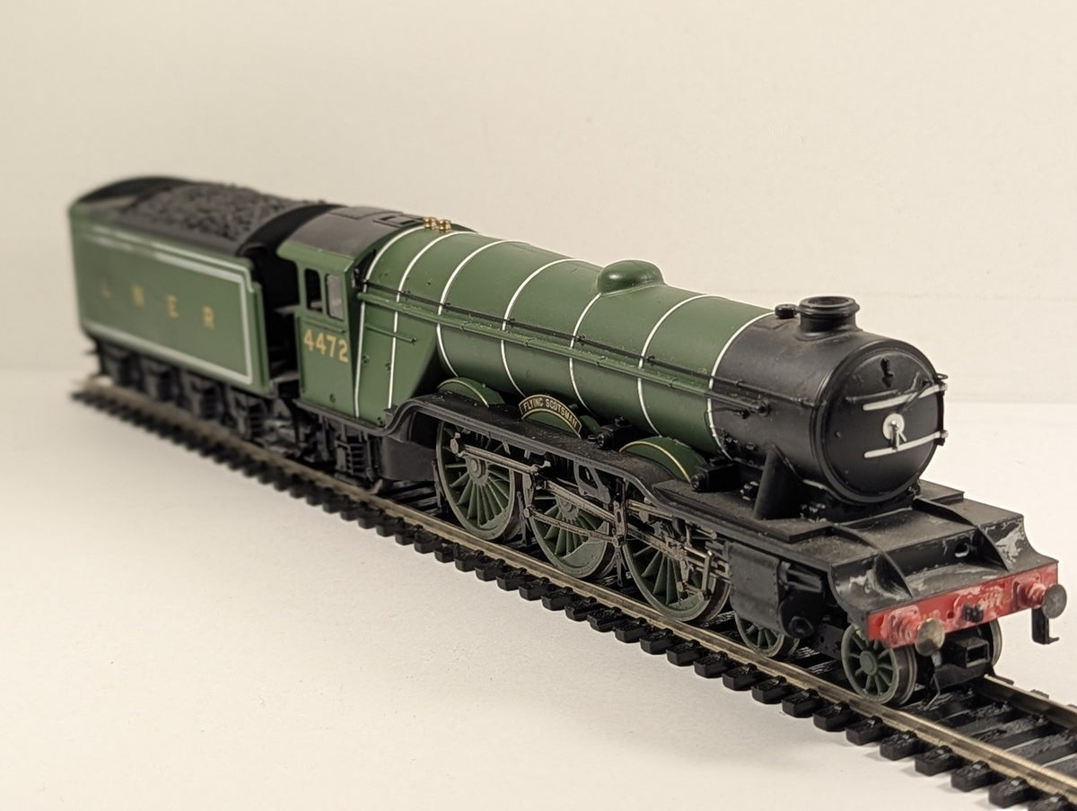 Hornby OO Gauge Flying Scotsman Steam Locomotive 4472 LNER Green