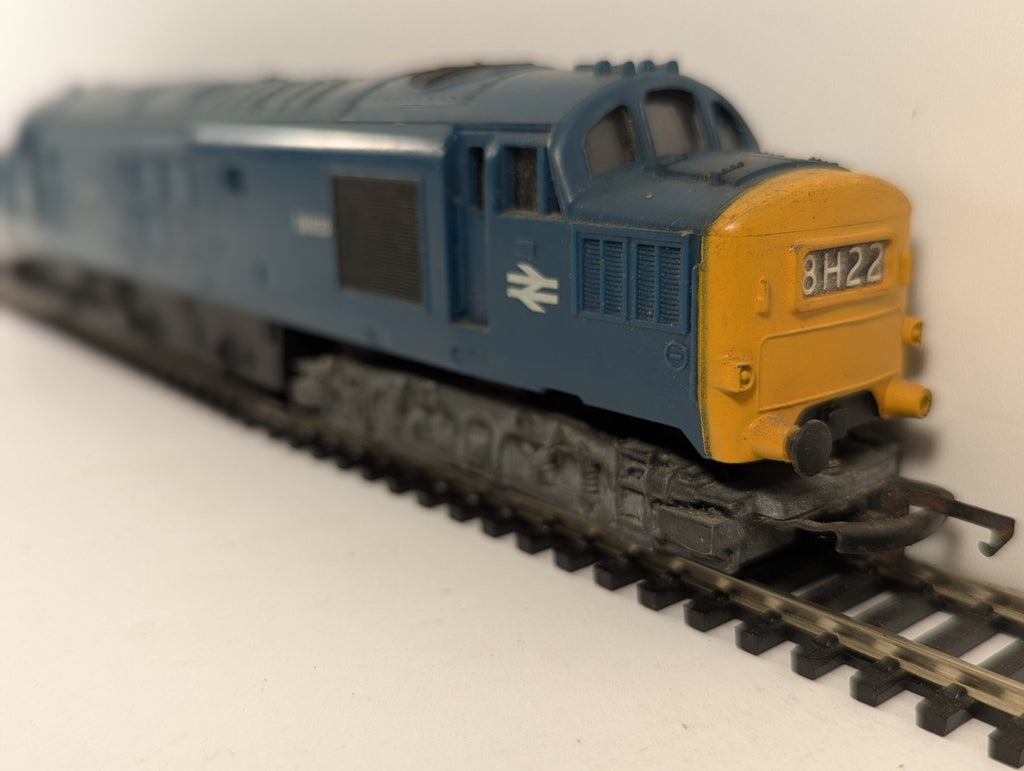 Tri-ang Hornby OO Gauge Class 37 Co-Co Diesel Locomotive D6830 BR Blue R751