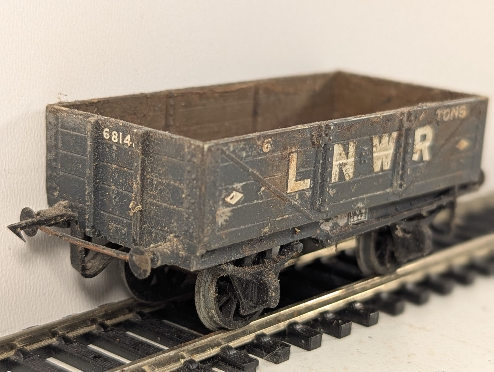 Kit Built OO Gauge LNWR 5-Plank 6-Ton Open Wagon Goods Wagon 68142 LNWR