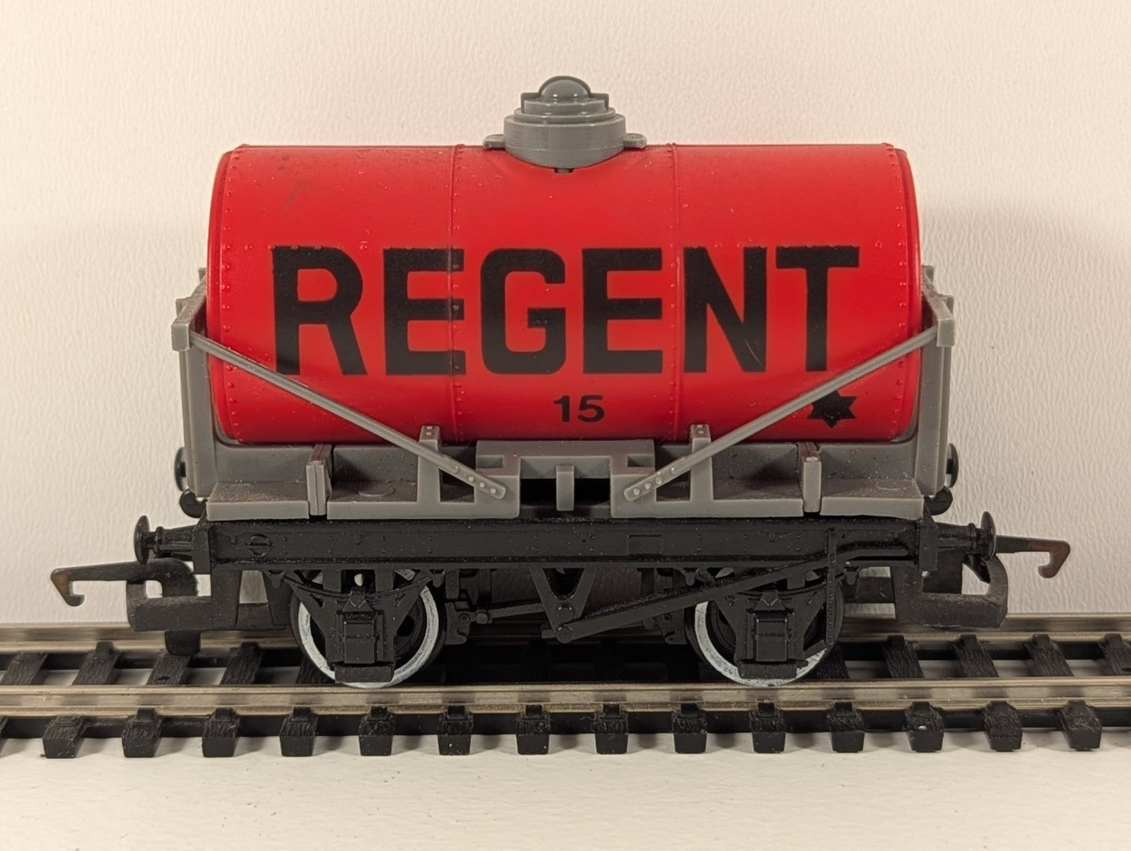 Hornby OO Gauge Regent Tank Wagon