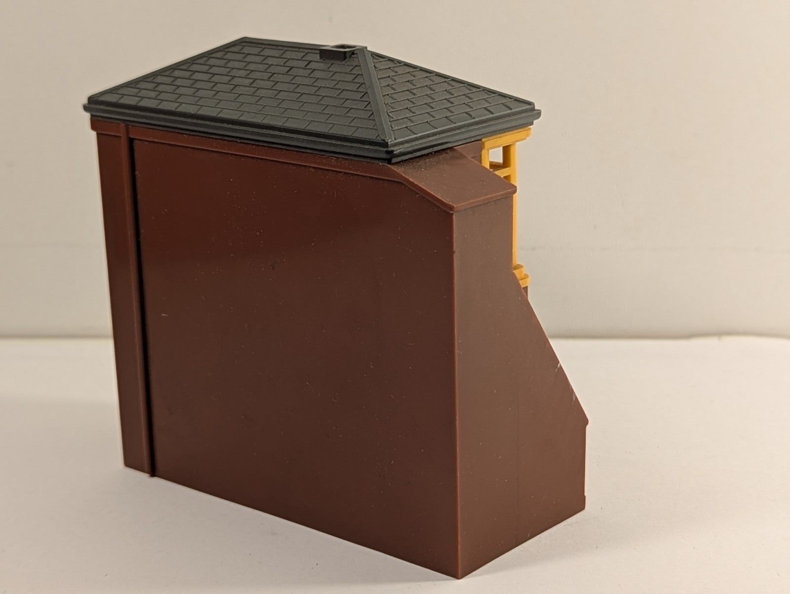 Tri-ang Railways OO Gauge R.61 Signal Box