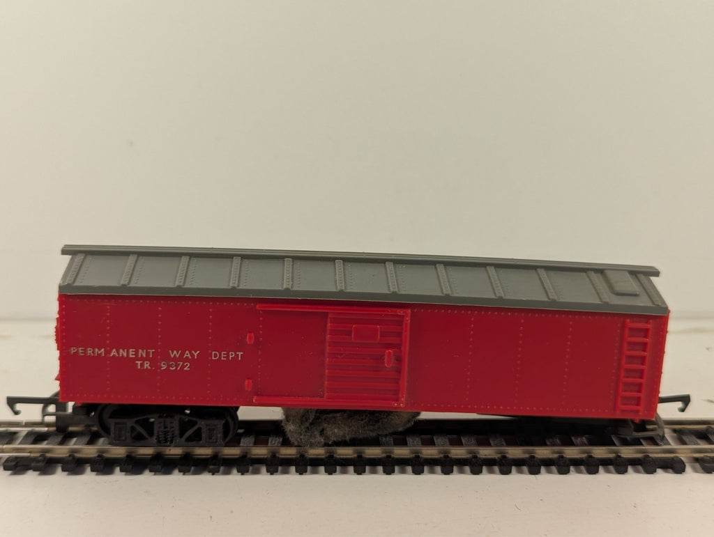 Hornby Railways R344 OO Gauge Track Cleaning Car - Boxed - Broken Bogie