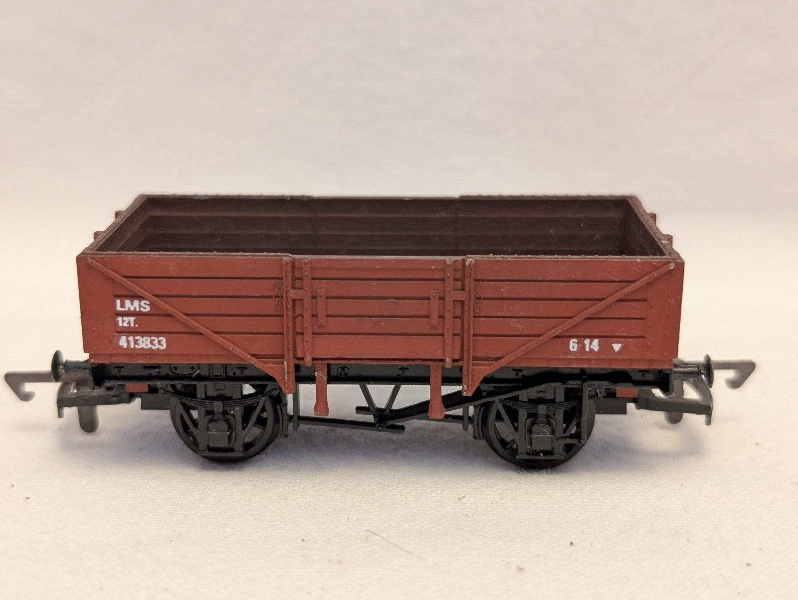 Dapol OO Gauge LMS 12T 5-Plank Open Wagon Goods Wagon 413833 LMS Brown