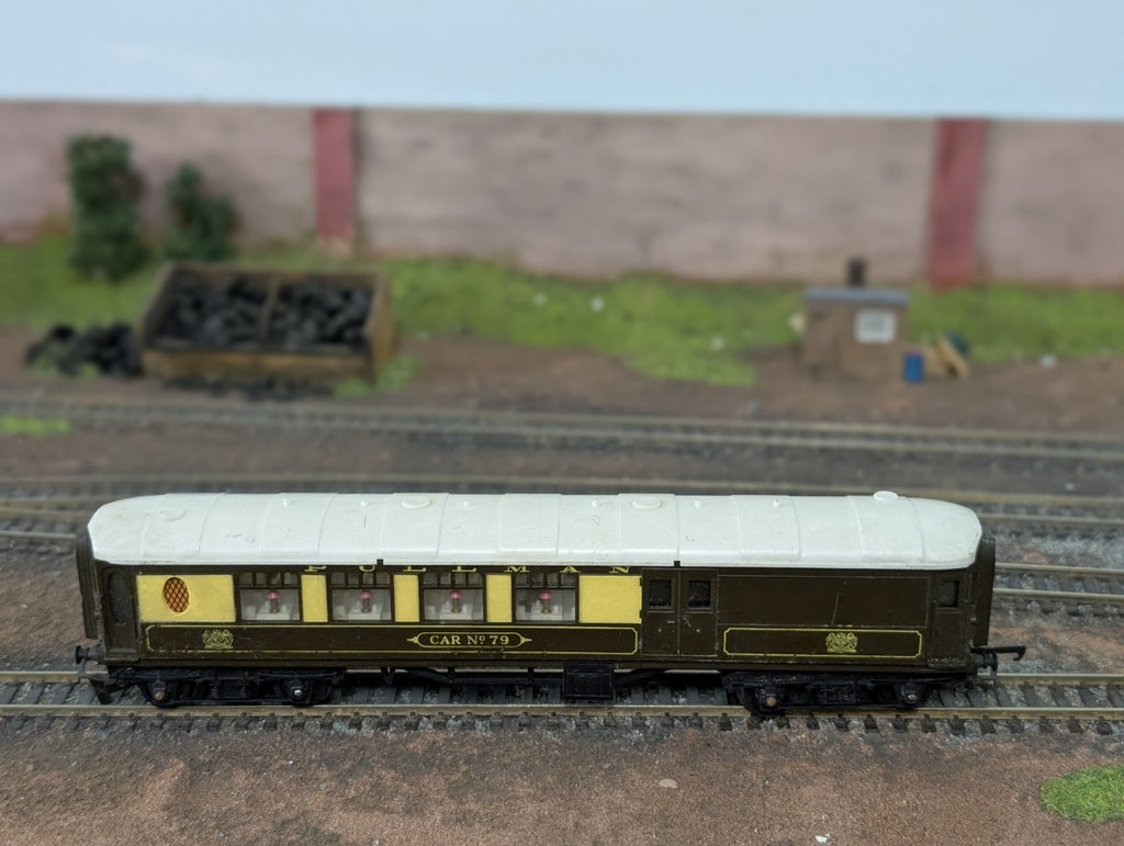 Tri-ang R328 OO Gauge Pullman Brake Coach ‘Car No 79’