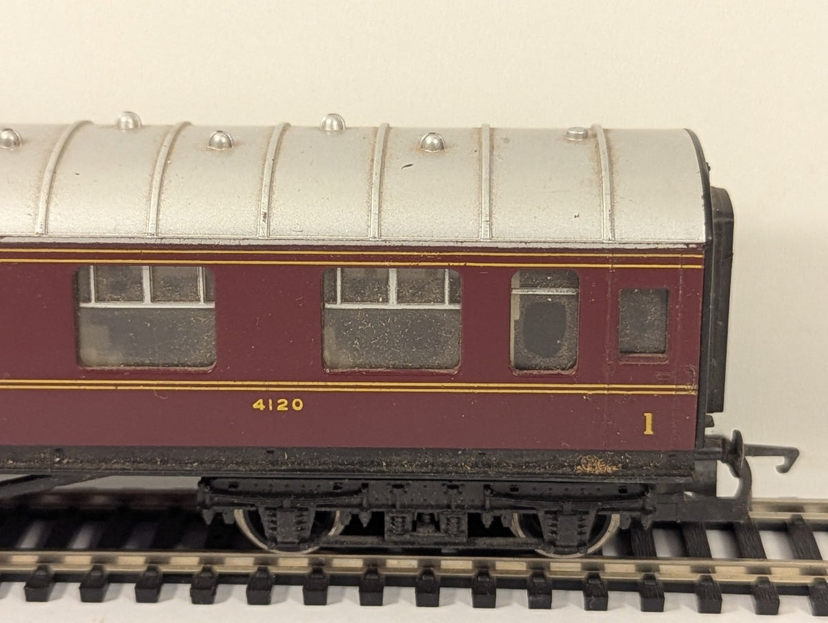 Hornby R474 OO Gauge LMS Stanier Composite Coach RN 4120