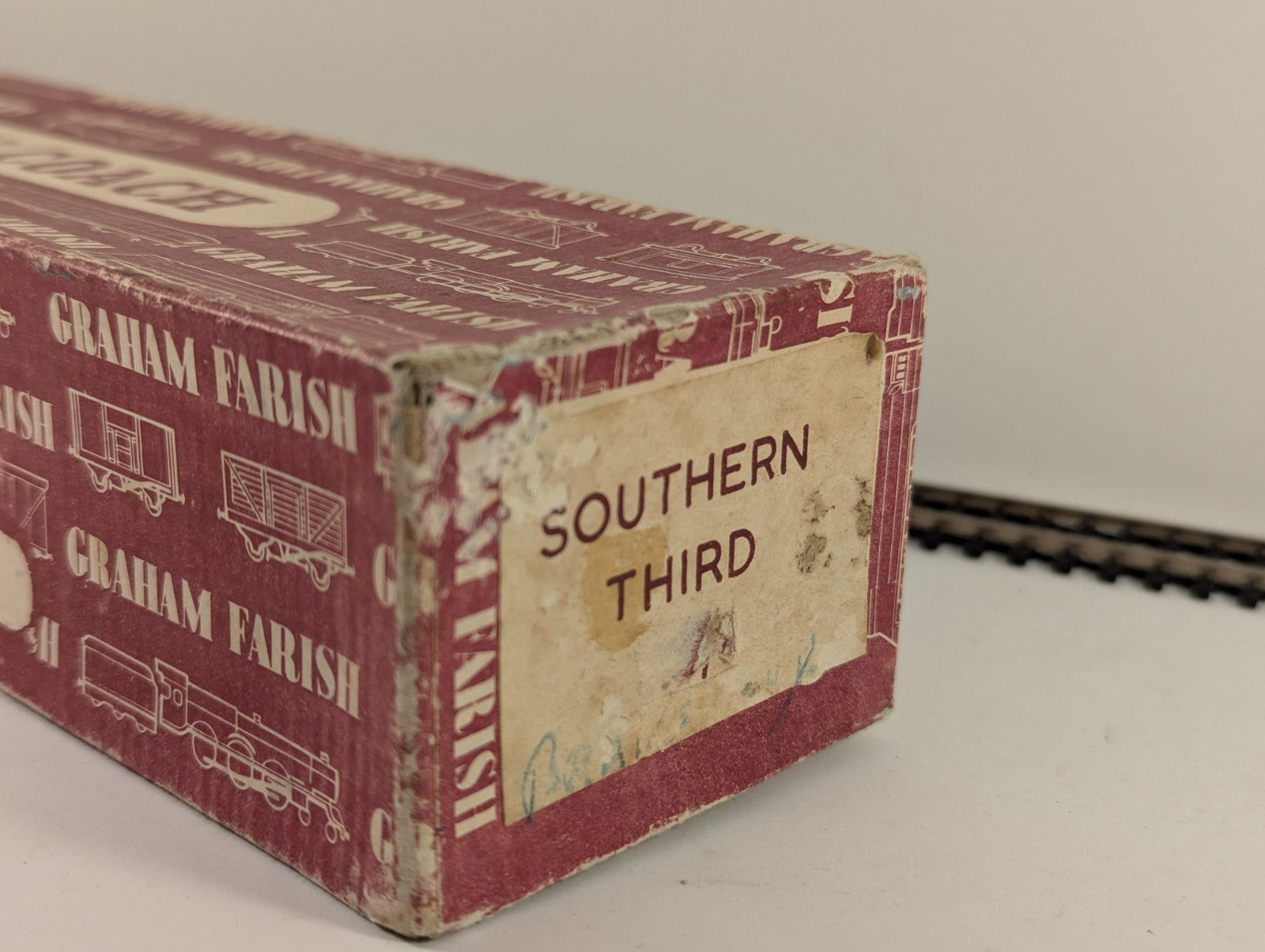 Graham Farish OO Gauge Southern Railway Green 3rd Class Suburban Coach Boxed
