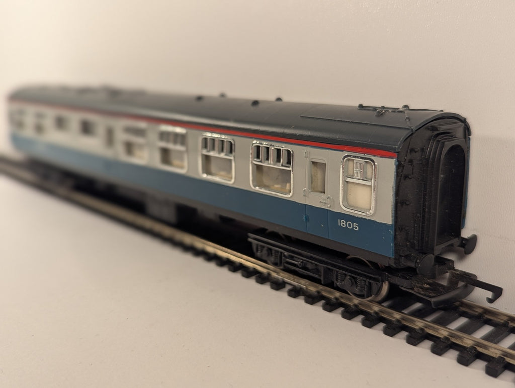 Hornby OO Gauge BR Mk2 Buffet Coach Passenger Coach 1805 BR Blue & Grey R423