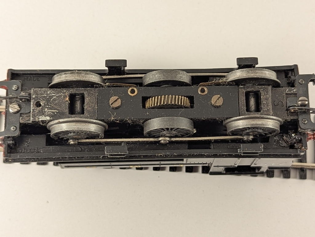 Tri-ang OO Gauge 0-6-0 Saddle Tank Locomotive Steam Locomotive 748 LMS Black