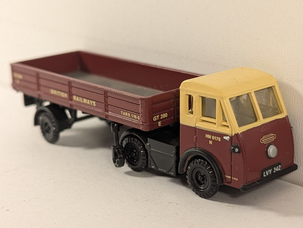 Classix OO Gauge Scammell Scarab with Dropside Trailer Die-cast Model Vehicle
