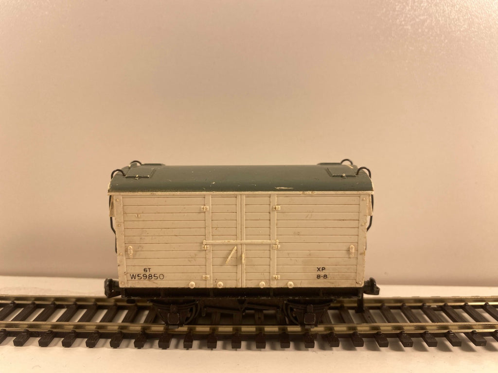 Hornby Dublo 6-Ton Refrigerator Van – OO Gauge