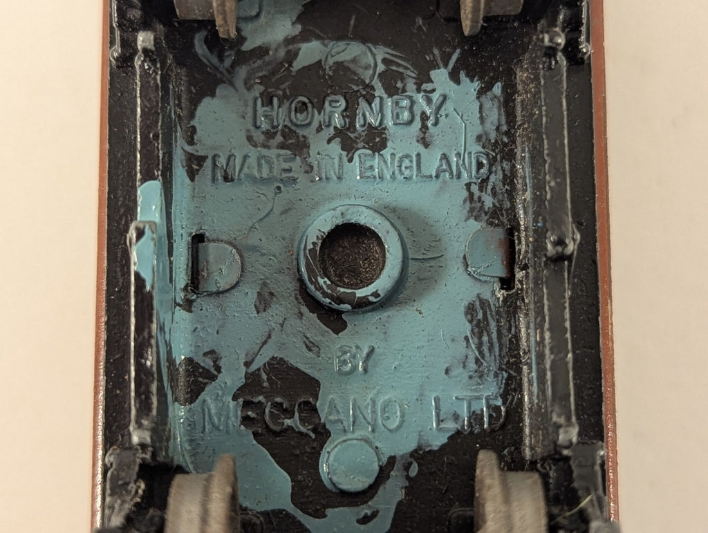 Hornby OO Gauge Cadbury Ventilated Box Van – Scratched Decal