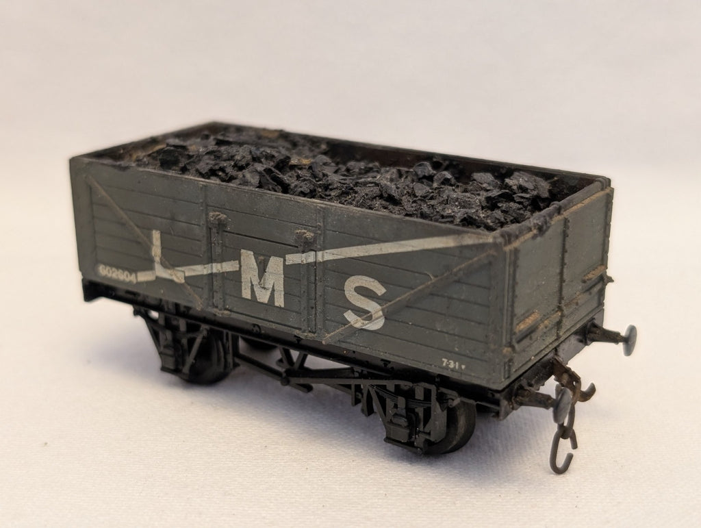 Airfix 602604 OO Gauge LMS 7-Plank Open Wagon - Chain Couplings