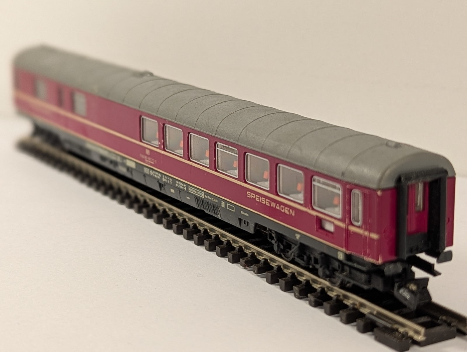 Fleischmann N Gauge 8112 K Speisewagen Dining Car (Missing Coupling)