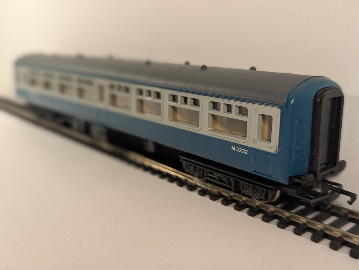 Hornby OO Gauge BR Mk1 Composite Coach Passenger Coach M5232 BR Blue & Grey R422