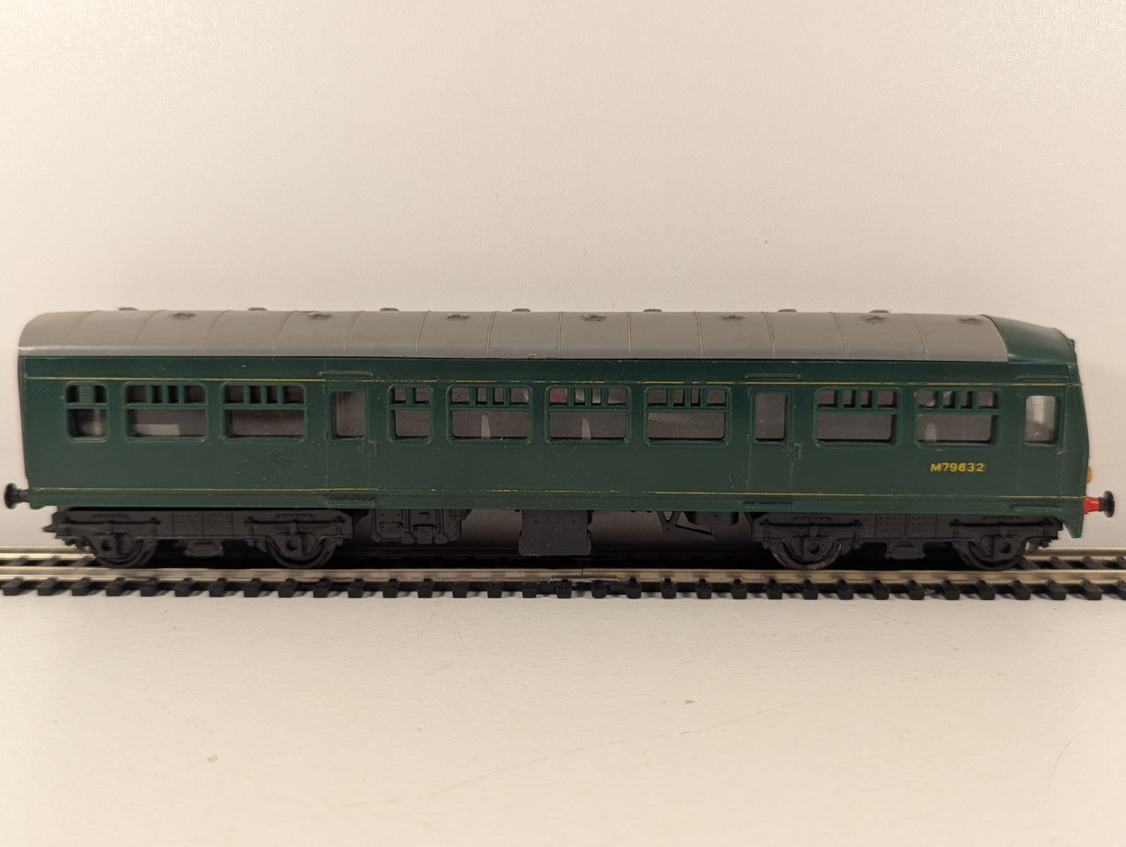 Tri-ang R157/R158 OO Gauge BR Green DMU Trailer Car Dummy Unit
