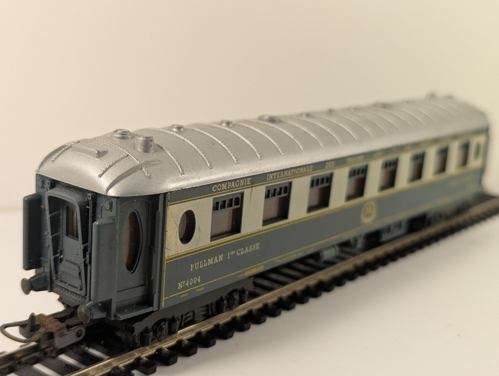 Lima HO Gauge CIWL Pullman 1st Class Coach 4004