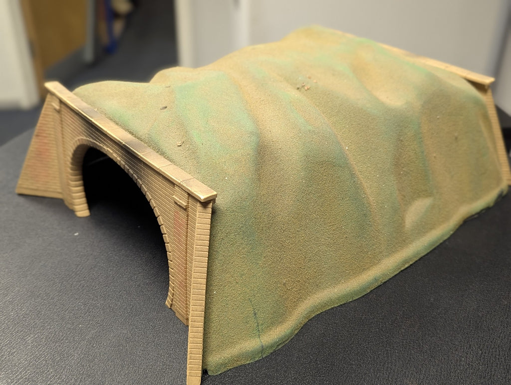 Hornby OO Gauge Double Track Tunnel Scenery R076