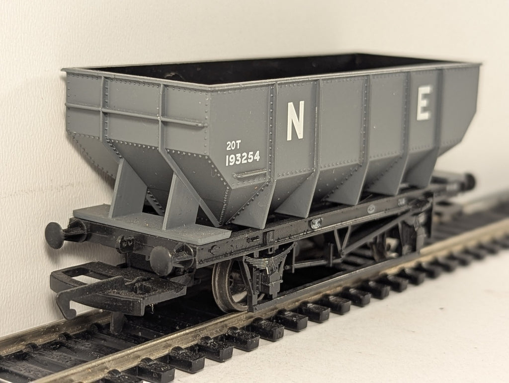 Bachmann OO Gauge LNER 20 Ton Steel Hopper Wagon Goods Wagon 193254 LNER Grey