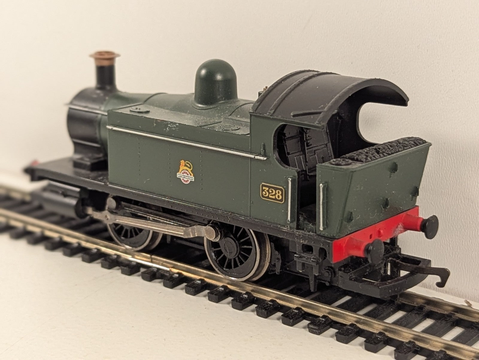 Hornby R2665 OO Gauge Holden Class 101 Tank BR Green Early Crest