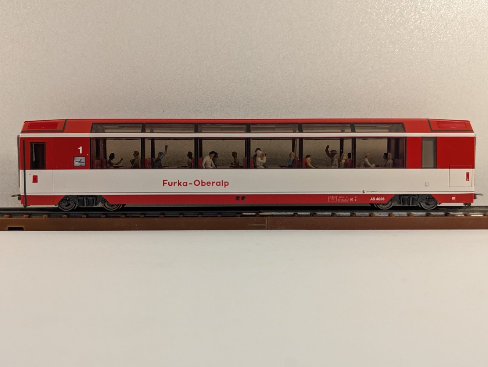 Bemo 3288 208 HOe Gauge Furka-Oberalp Glacier Express First Class coach - boxed