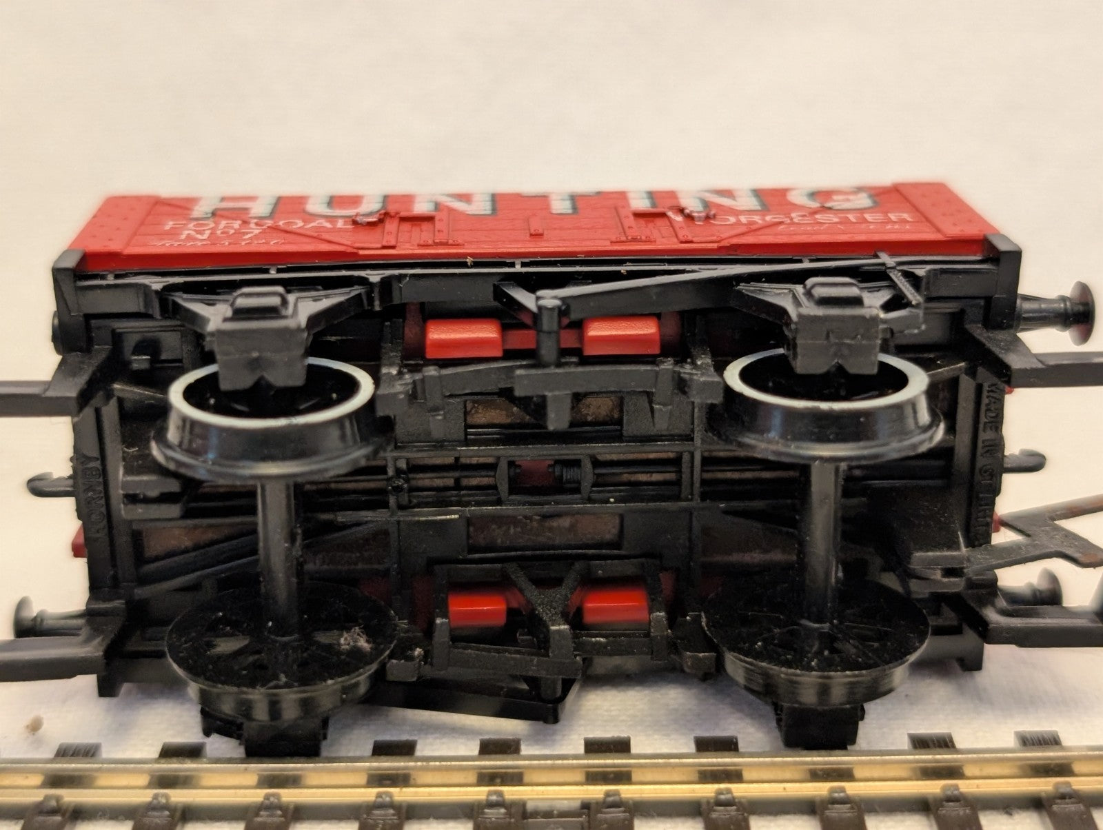 Hornby OO Gauge Private Owner 5-Plank Open Wagon 'Hunting' 7