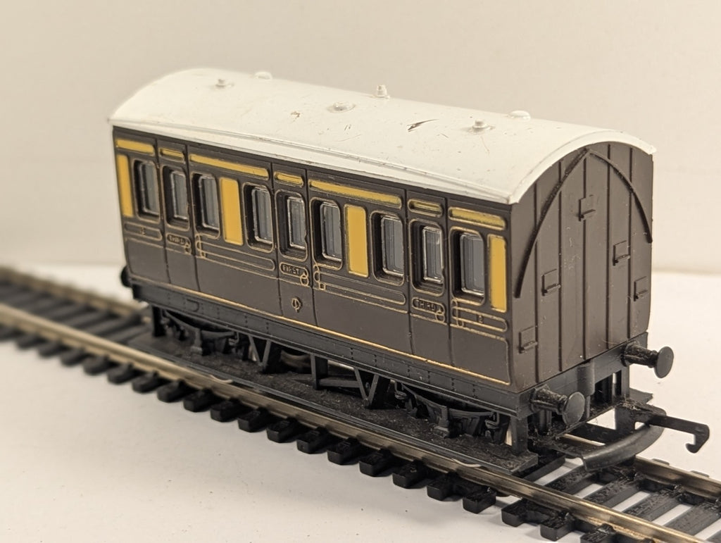 Hornby R339 OO Gauge GWR 4-Wheel Coach