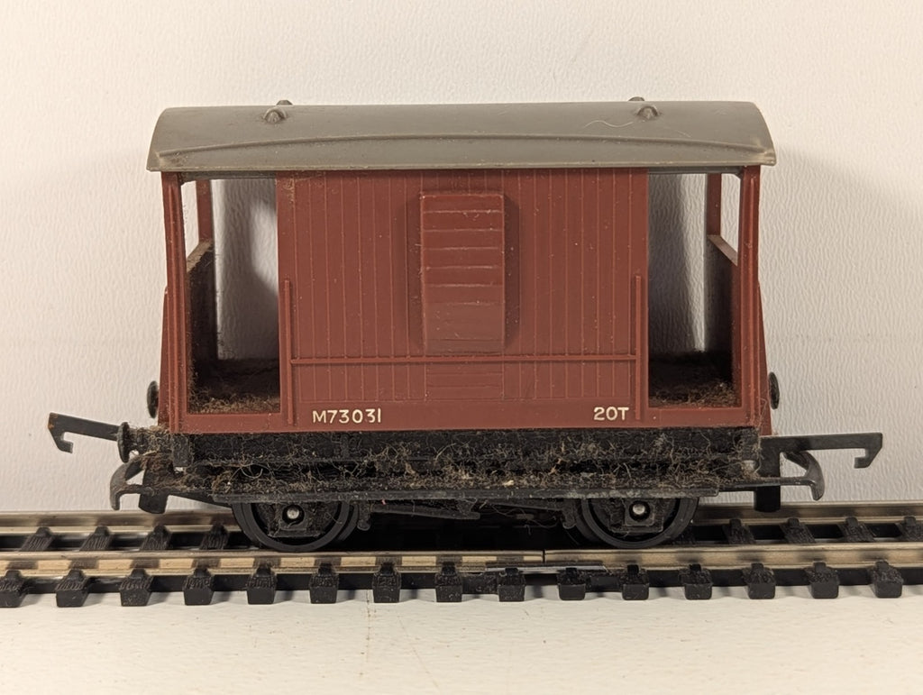 Tri-ang Railways R16 Brown 20 Ton Brake Van