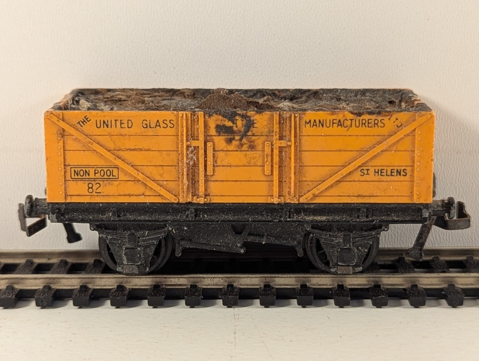 Hornby Dublo 4660 United Glass Manufacturers 5 Plank Open Wagon Weathered