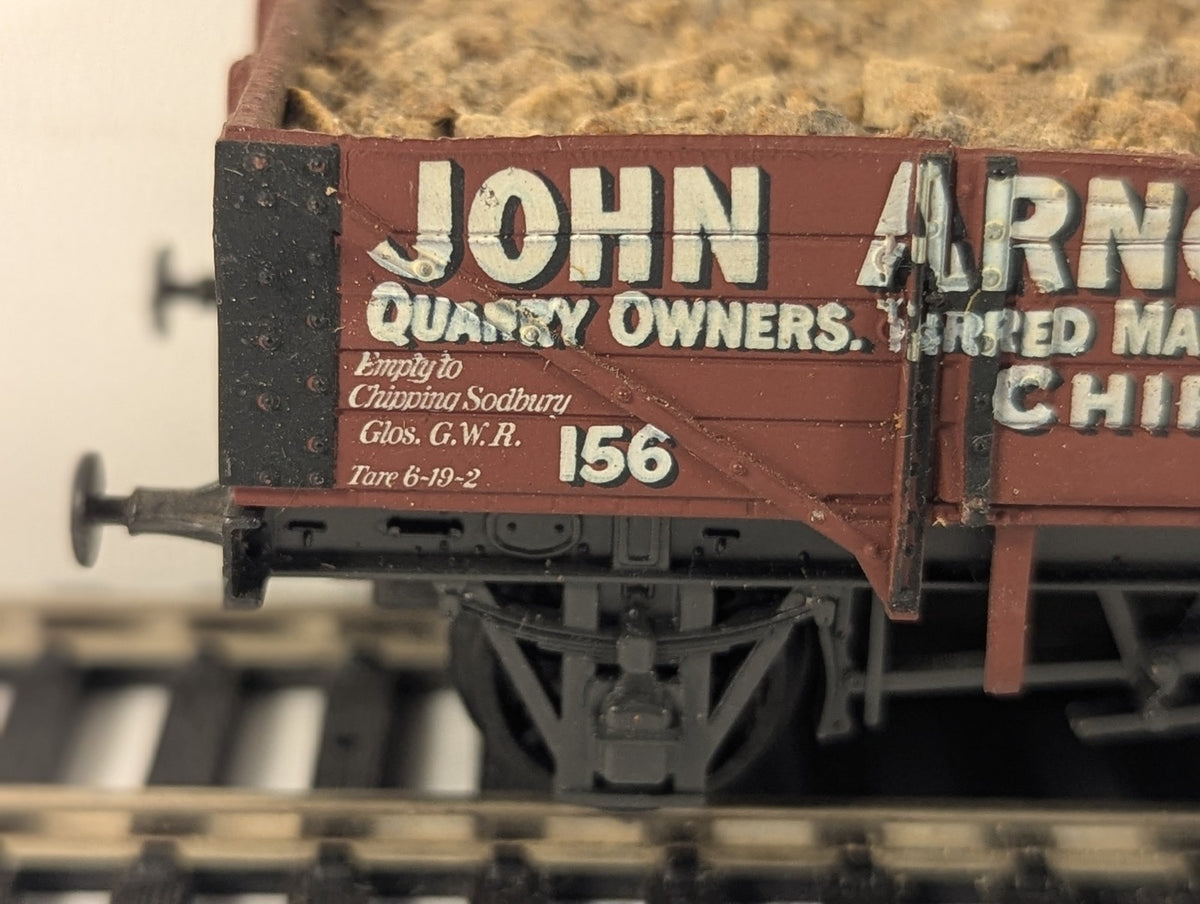 Airfix OO Gauge 7 Plank Wagon John Arnold & Sons Goods Wagon 156
