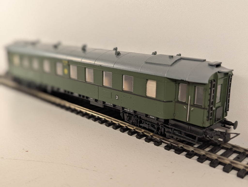 Liliput HO Gauge Deutsche Bundesbahn Passenger Coach