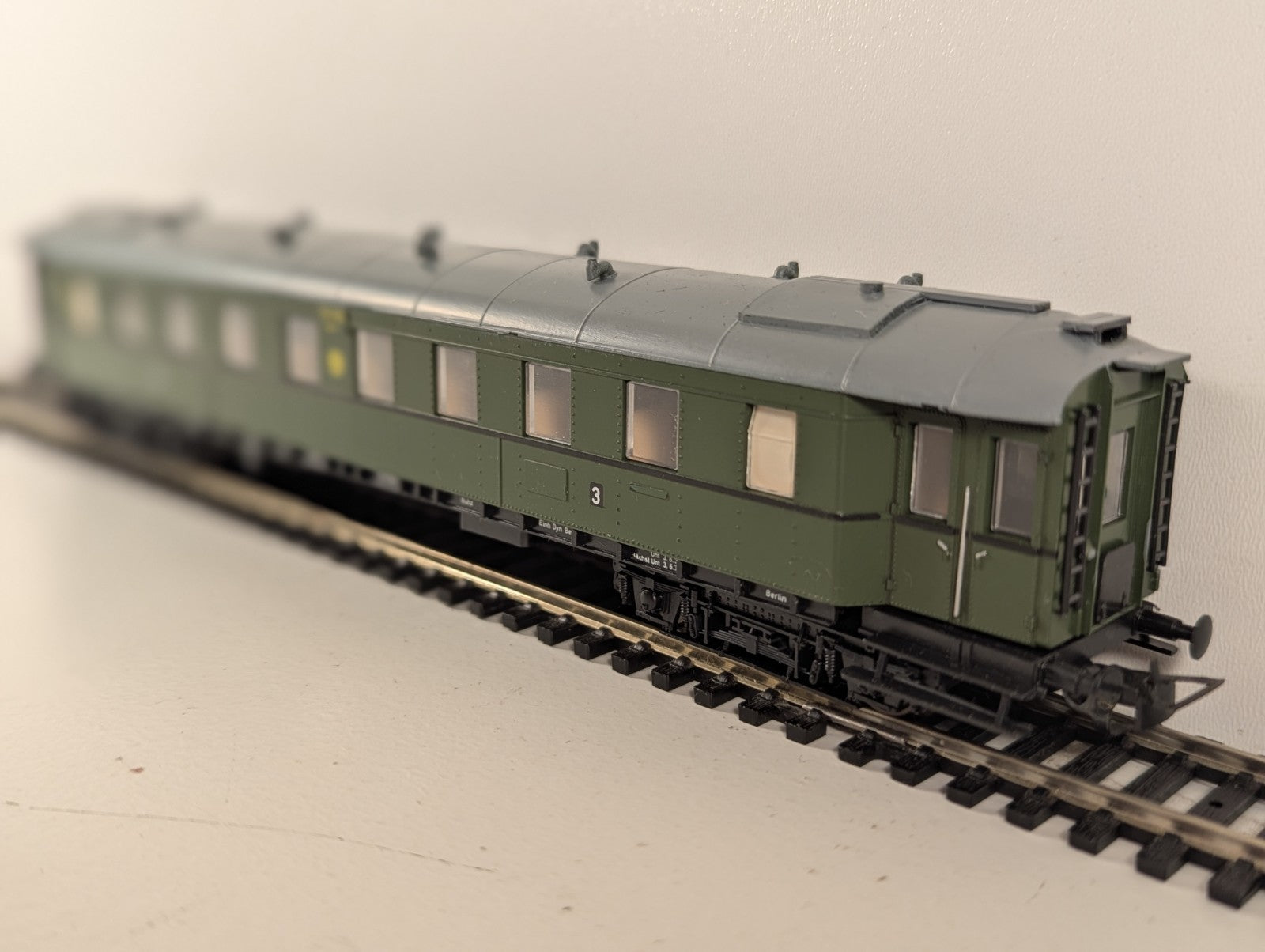 Liliput HO Gauge Deutsche Bundesbahn Passenger Coach