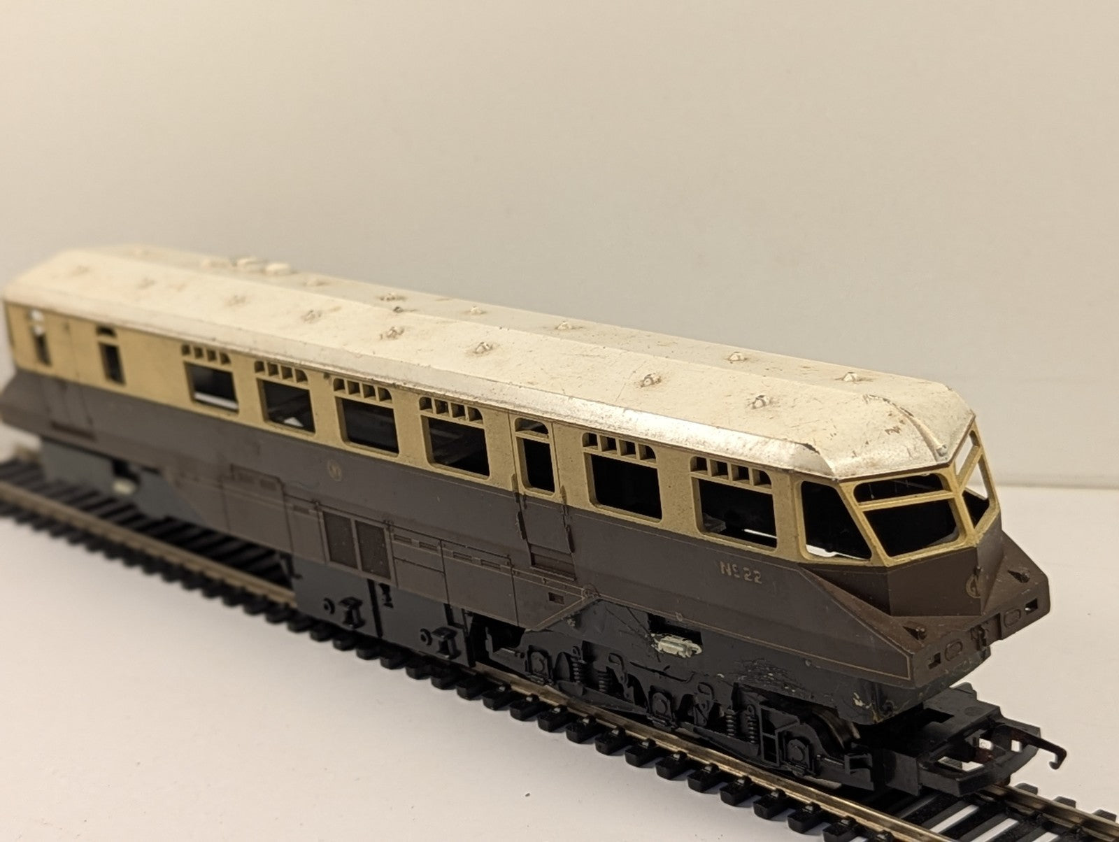 Lima OO Gauge GWR Diesel Railcar No. 22 Chocolate & Cream - Spares