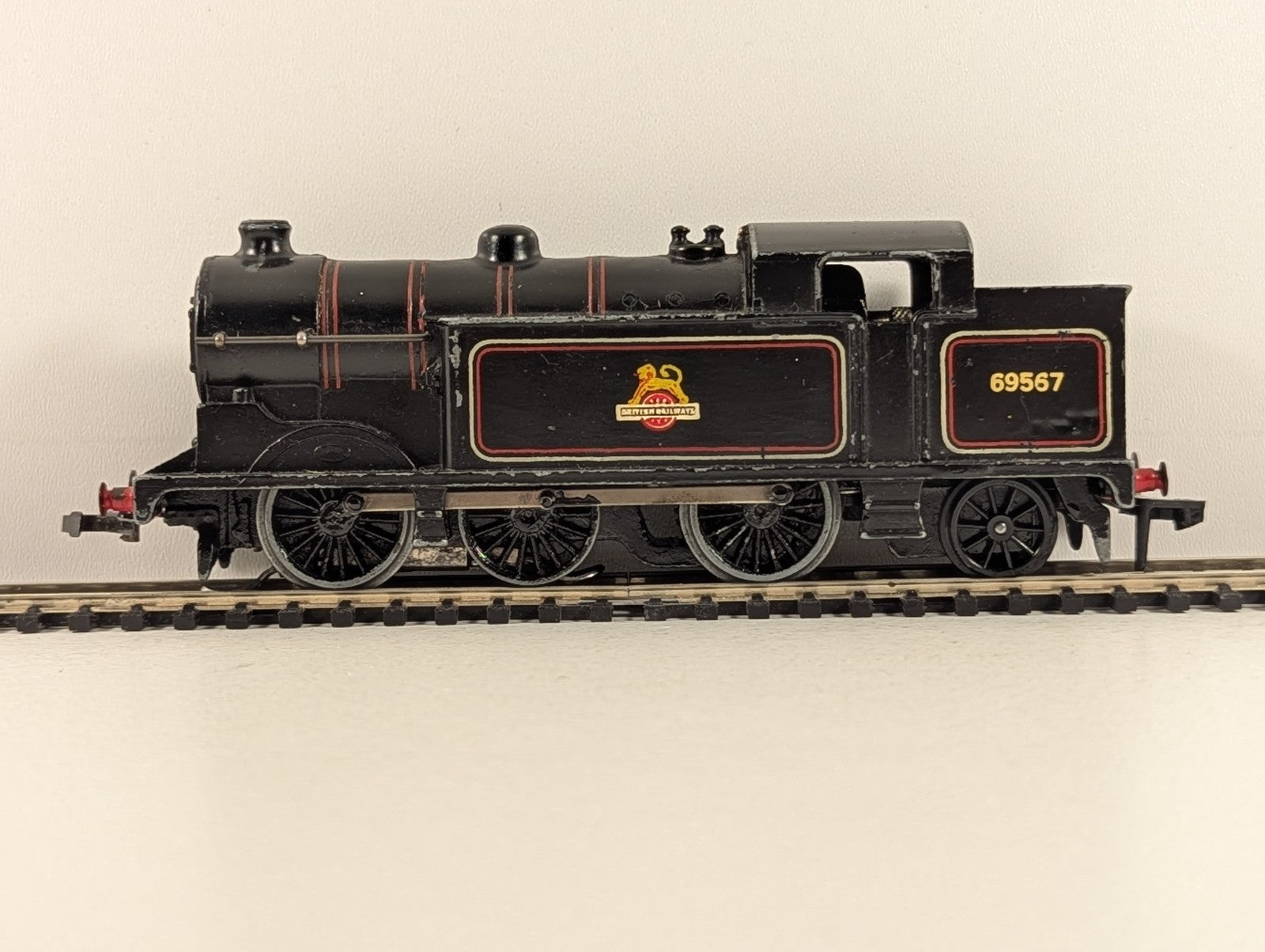 Hornby Dublo EDL17 OO Gauge Class N2 0-6-2T No. 69567 Steam Locomotive - 3 Rail